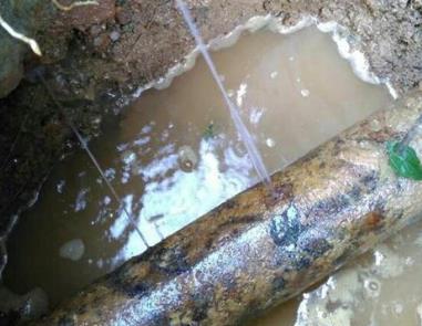 呼玛楼顶渗水维修公司分享下地暖漏水的原因及检测方法。